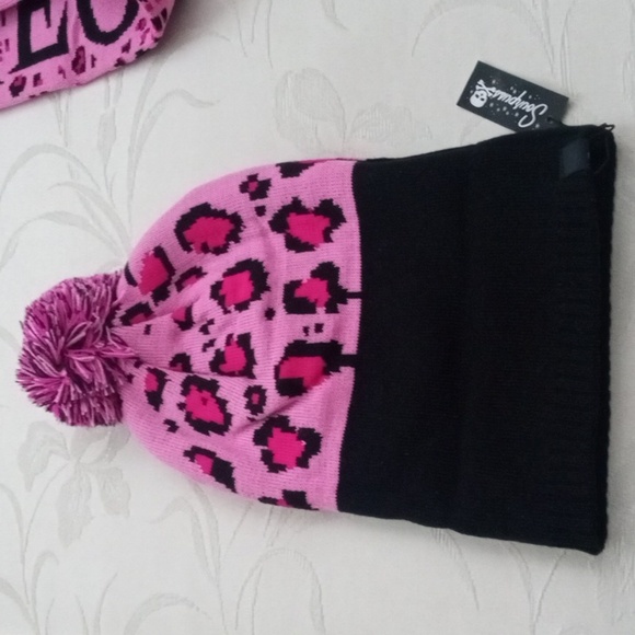 Sourpuss 3 pc  Pink Leopard Beanie Hat & Gloves w  Matching Scarf Knit  New - Picture 9 of 13